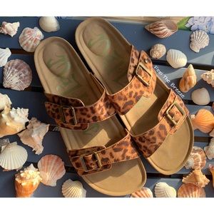 Mad Love Keava Footbed Cheetah Sandals 11